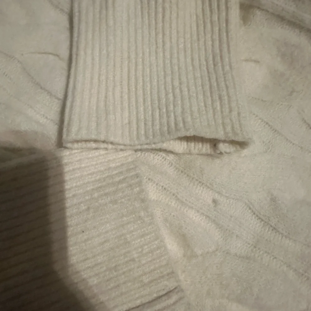 Aerie Cream Cable Knit Sweater women’s size Large - Picture 5 of 5